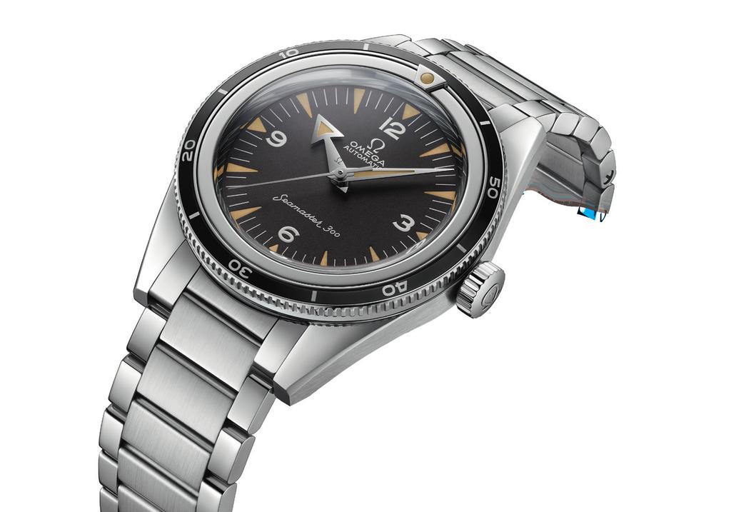The 2017 model, based on the CK2913, features a black aluminium bezel and retains the original s Naïad sign on the crown, which back in 57 was a mark of the watch s