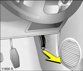 Bonnet To open the bonnet, pull the release lever /, located on the driver s side below the instrument panel.