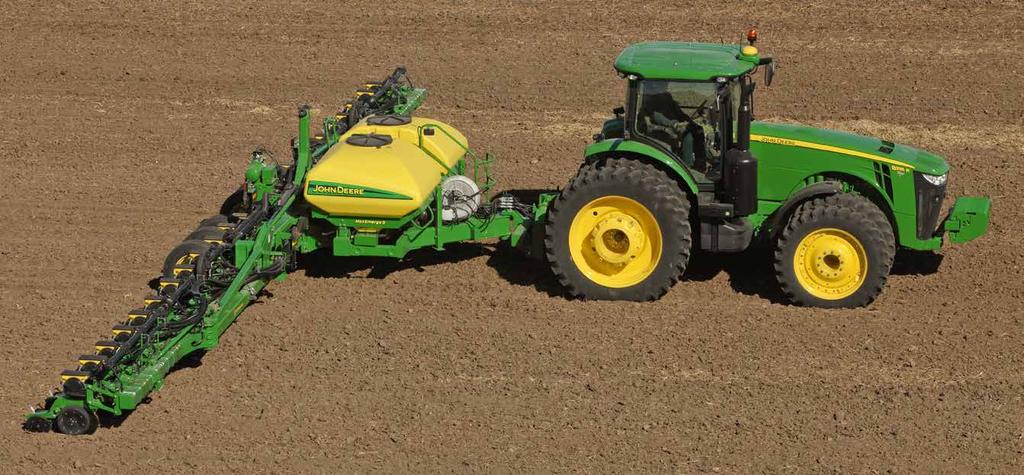 With a transport length up to 65% shorter on the road, you can easily maneuver this planter in and out of tight field