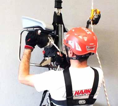 PowerSeat PWRS-B Using the Device - DESCENT ProcedurE 2 1. With one hand grasp the rope leaving the winch. 2. With the other hand, turn the control lever clockwise to allow the rope to slip on the winch drum and permit a controlled descent.