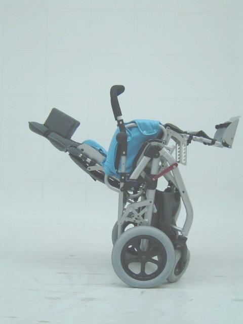 4.4 Folding of a stroller (with seat