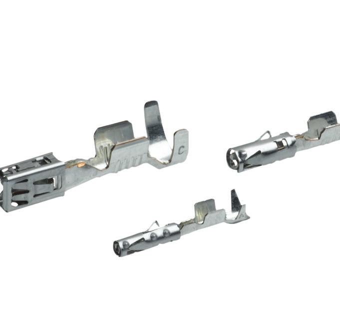 CP terminals are used for the Connector system. Three different CP terminal sizes are available: 0.635mm, 1.50mm, and 2.80mm. They support low, medium and high current data requirements.