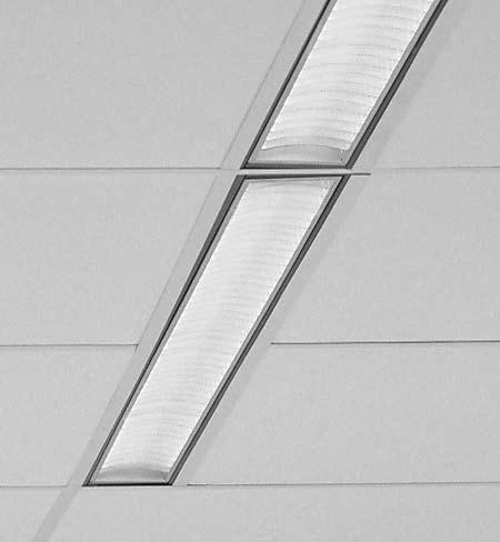 2½ Aperture Seamlessly sleek, delicate and discrete. Delight in an aesthetically refined, recessed luminaire.