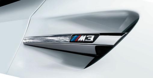 1 4 2 1 BMW M3 Coupé carbon roof