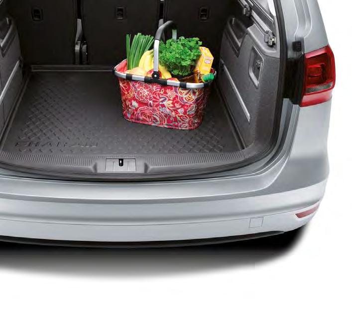 SHARAN SEMI RIGID LOADLINER 5 SEATER Keep your boot beautiful with this washable non-slip liner.