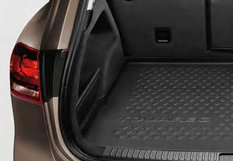 00 FLEXIBLE LOADLINER This light, flexible and washable custom made loadliner fits perfectly to the vehicle boot contours, protecting it from moisture and dirt.