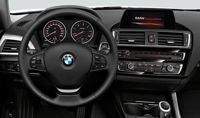 [ 03 ] The BMW 2 Series Coupé in the optional Alpine White exterior colour and with optional 17" light alloy