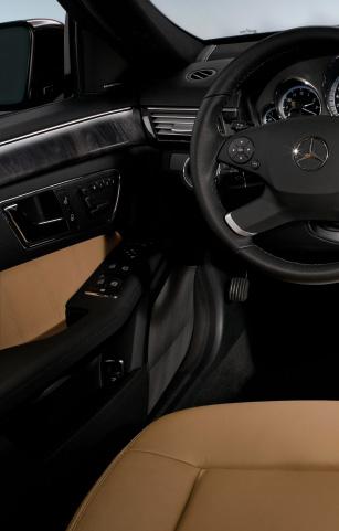 6 DESIGN Sedan interior At home on the road. We ve thought ahead so you can enjoy the drive. The interior is uncluttered and all the controls laid out intuitively. Simply get in and drive away.