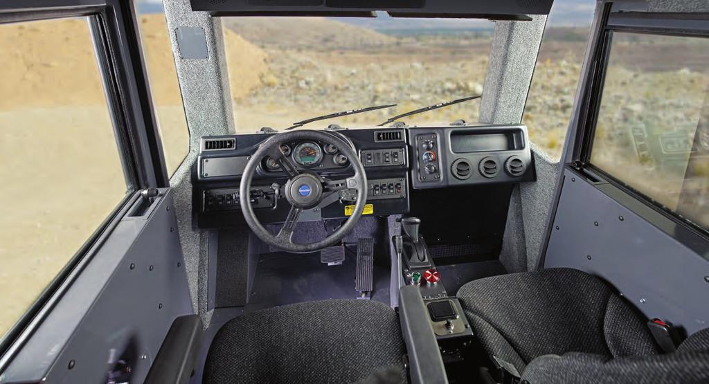 E LECTRIC D RIVE T RUCK OPERATOR ENVIRONMENT 960E-1K Operator Seat Komatsu recognizes that operator comfort is a key to productivity in todayʼs mining environment.