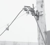 are used to guide cable on inside or outside corners and are used as a cable chute in reel-to-strand spans, or mid-spans.