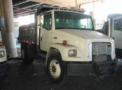1991 IHC 4900 S/A, DT466, 6-SPEED, AB, 5/6 YARD BOX, PLUMBED FOR SNOWPLOW.