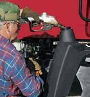 Magnum Series tractors allow easy access for key maintenance tasks to save time on preventive maintenance and minimize operating costs.