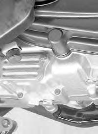 ENGINE OIL AND OIL FILTER (ENGINE OIL) Replace initially at 1 000 km (600 miles, 1 months) and every 6 000 km (4 000 miles, 6 months) thereafter.