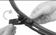 longer service life Optimum wiper action over the full length of the blade Excellent cleaning eect Extremely quiet wiping Easy to replace thanks to pre-assembled universal adapter and combi