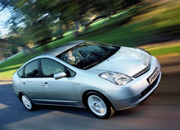 Interested buyers waited up to six months to purchase the 2004 Prius.