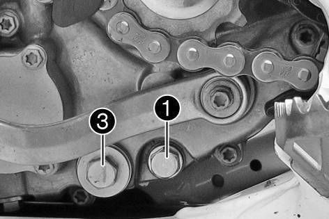 Push the oil screen all the way into the engine case. B01761-10 Mount and tighten screw plug with the O-ring.