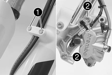 113) Press the dust boots back into their normal position. Remove excess oil. Finishing work Install the fork protector. ( p. 45) Remove the motorcycle from the lift stand. ( p. 44) Remove screws and take off the clamp.