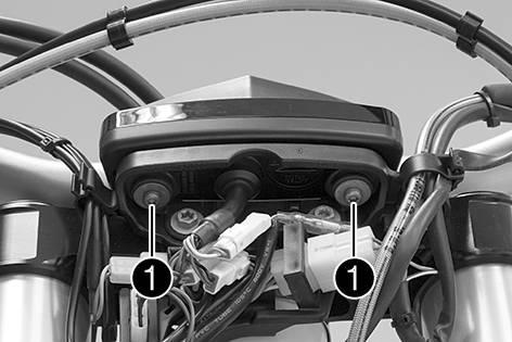 The boundary between light and dark must be exactly on the lower mark for a motorcycle with driver (instructions on how to apply the mark: Checking the headlight setting).