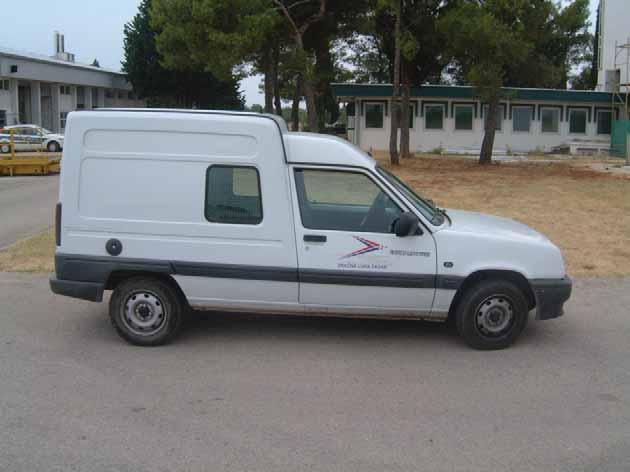 General Use PICK UP Made by: RENAULT Year of production:1997 Pieces:1 Vehicle: