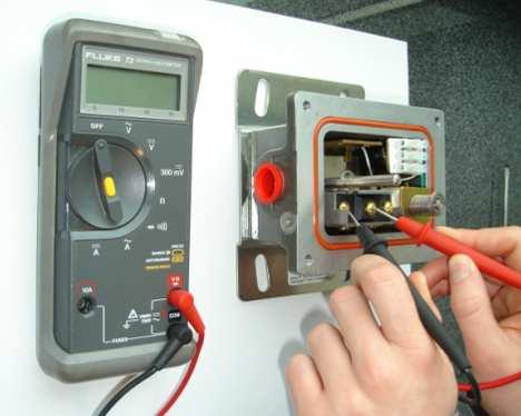 If the measured values are the same as mentioned above, then the switching contacts of the Vibration Cutout Switch are OK. a. Testing the Vibration Cutout Switch s reset coil winding: Check the reset coil winding as follows: 1.
