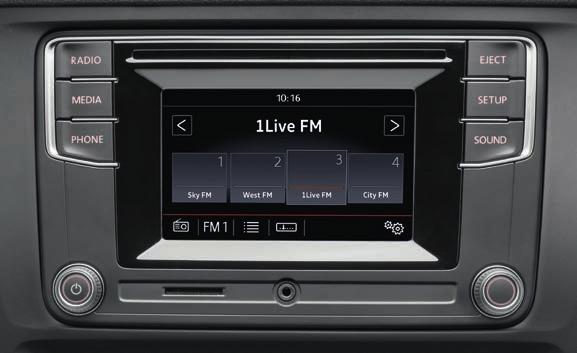 eight speakers, SD card slot, volume adjustment according to speed and multimedia Aux-in.