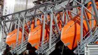 1 m and weight from 50 kg to 150 kg Seats with 5-point seat belts provide excellent safety and comfort Twin steering position Structural design gives the lifeboat max.
