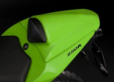 Unique new 3-part shape featuring the Ninja 250R