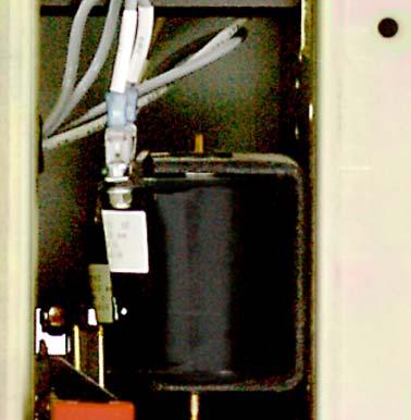Masterclad 27 kv Metalclad Indoor Switchgear 6055-40 Section 1 Introduction 02/2004 Anti-Pump Relay If the closing coil circuit is continuously energized, the anti-pump relay (see Figure 13 on page