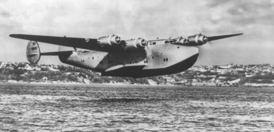 The F5L entered USN service at the end of the war and was the US Navy s standard patrol aircraft until 1928, when it was replaced by the PN-12.