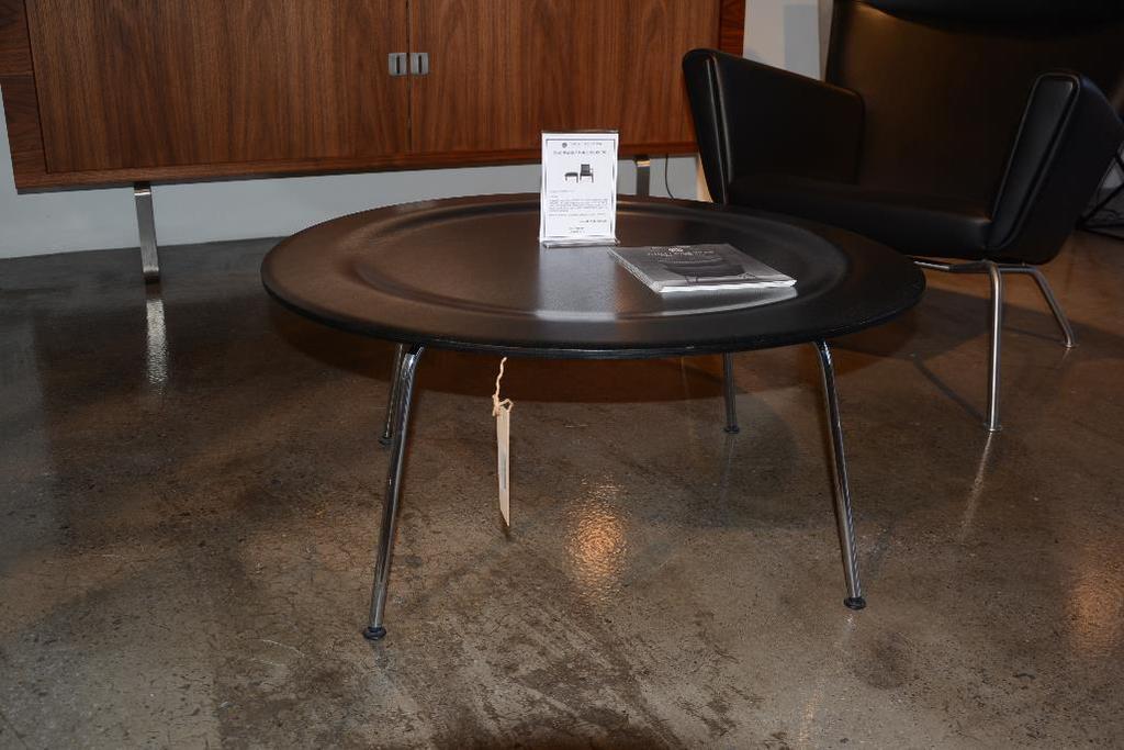 Form: Plywood Group CTM coffee table Manufacturer: Vitra Designer: Charles and Ray Eames Material: