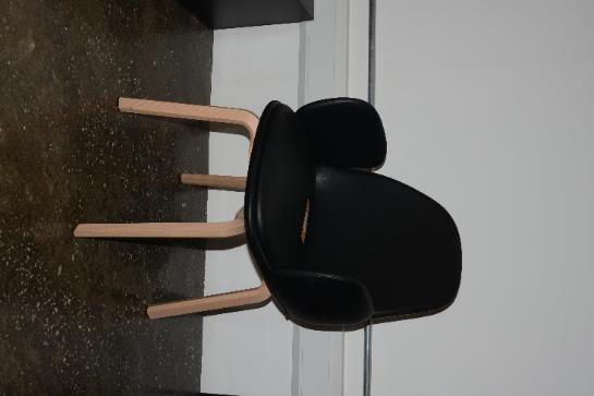 Form: Sammen chair Manufacturer: Fritz Hansen Designer: Jaime Hayon Material: Classic leather // Fabric