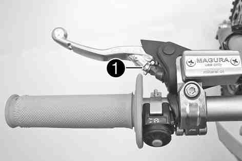 » If the throttle cable is not routed as specified: Correct the throttle cable routing. Install the fuel tank.x( p. 60) 303403-10 10.