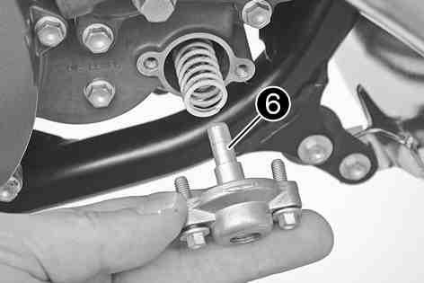 TUNING THE ENGINE 96 Mount the desired auxiliary spring and adjusting spring and slide them into the clutch cover together.