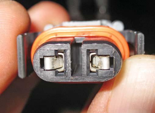 ROUSH recommends soldering the terminal to the wire for improved conductivity and robustness however this step may be skipped, if so desired, while