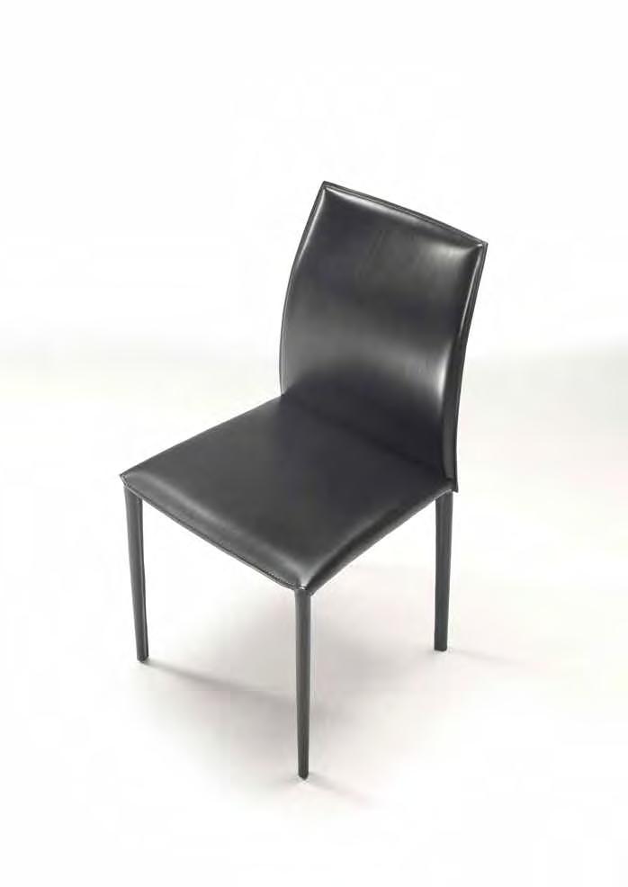 Chair with metal frame completely covered with leather. ART. AMBRA CON BRACCIOLI cm H.