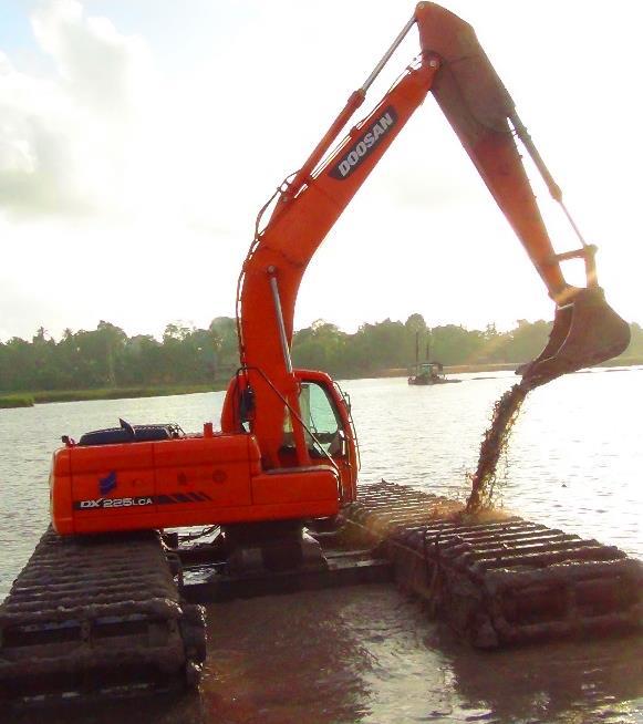 AMPHIBIOUS EXCAVATOR Amphibious or swamp buggy are specially designed to maneuver and go through swampy areas with soft underfoot terrain where traditional s cannot go.