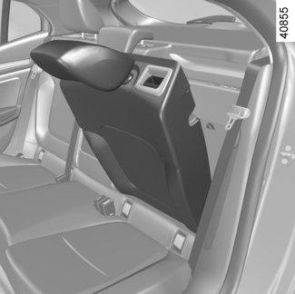 REAR BENCH SEAT (1/2) A 1 2 B The configuration of the two-seat bench with the small seatback B pulled down, does not allow the central seat to be used as it would be impossible to buckle the seat