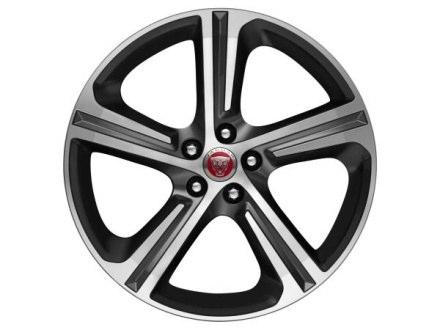 2017MY - WHEELS S 18" Lightweight 15-spoke alloy wheels C54S Std 19" Fan 5-spoke silver finish C54U Std 19" Fan 5-spoke gloss black finish C55R O 19" Razor twin 7-spoke alloy wheels C54T Std 19"