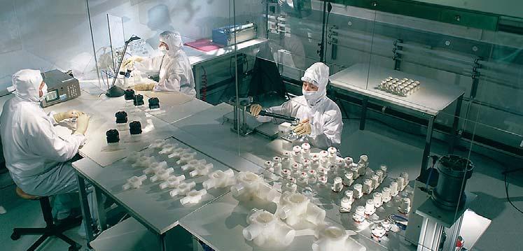 Assembly, test, packing The entire process comprising cleaning, assembly, test and mounting takes place in cleanroom class 100.