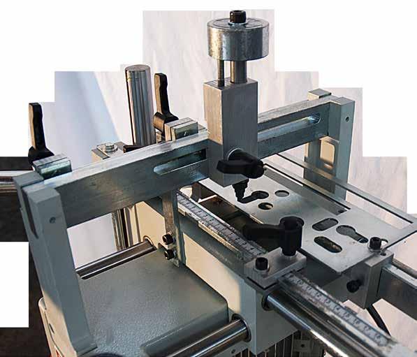 Leonardo is primarly designed to work from an interchangeable, pre-designed metal template which is mounted at the back of the