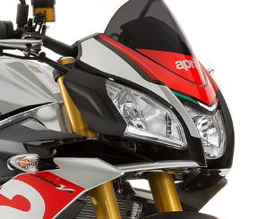 TRUE STREETFIGHTER DESIGN FAMILY FEELING WITH RSV4 The Tuono V4 strongly resembles the RSV4, but the shape is entirely different: aggressive top fairing, fairing stripped away and a more comfortable