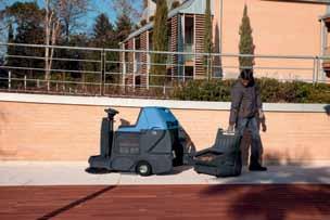 FSR. Our idea of sweeping machine! DESIGN 100 cm COMPACT FSR is suitable for small and cluttered areas, since it is compact, manouvrable and can easily go around obstacles.