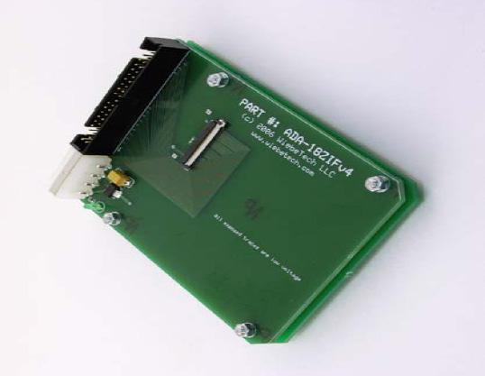 Blokatori upisivanja za akviziciju podataka sa SATA diskova koriste SATA adaptere koji se spajaju na bilo koji SATA čvrsti disk sa fizičkim ili logičkim particijama.
