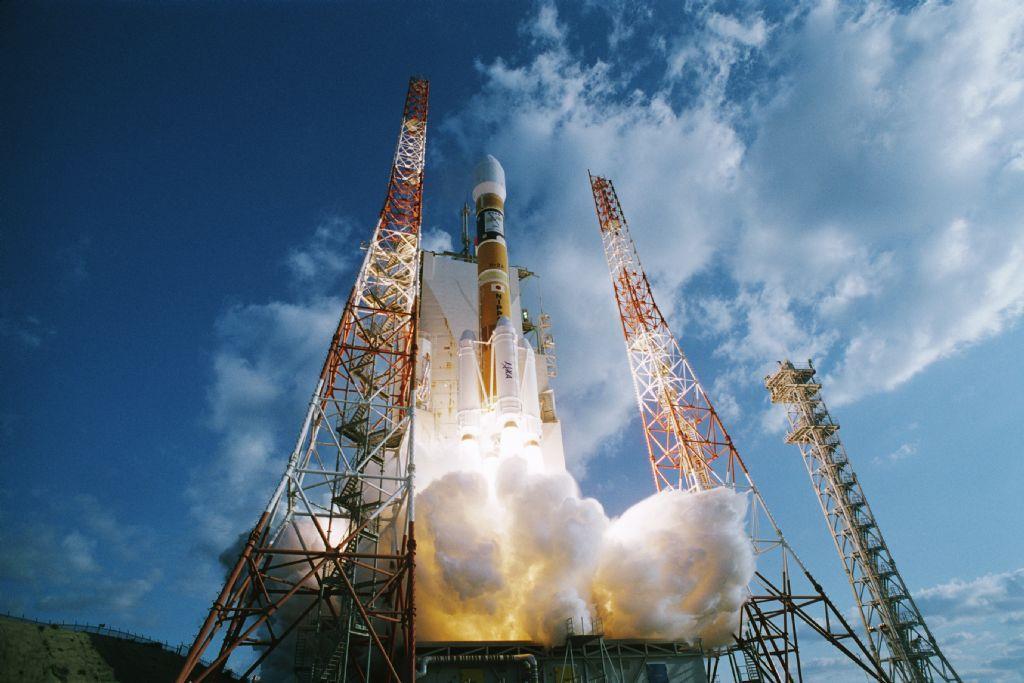 ELVs and ELV paylaods in Japan International Space Station (ISS) Major Specifications of the H-IIA launch vehicle Length (m) : 53 Liftoff mass (t) : 285 (without payload mass) Guidance Method: