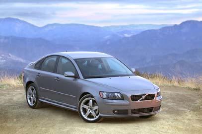 2005 2006 VOLVO S40/V50 While the previous generation was built on a Mitsubishi platform, Volvo s new S40/V50 shares the architecture used by the Mazda 3 and European Ford Focus.
