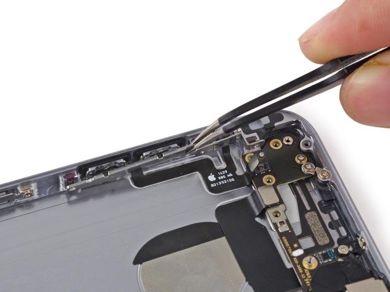 control button brackets away from the rear case to