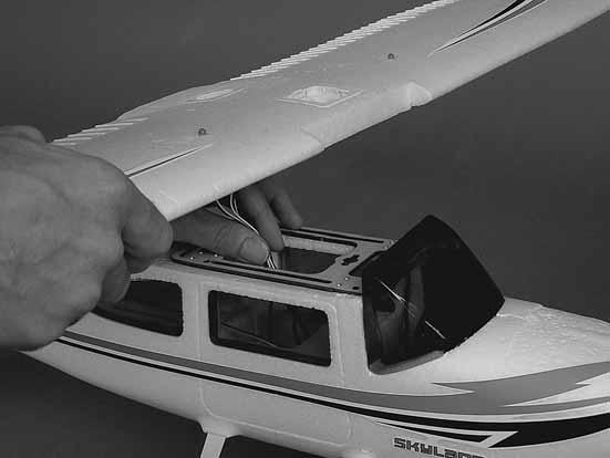 For balancing the model later, the balance point must be marked on the bottom of the wings.