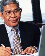 14 DiGi.Com Berhad (425190-X) Dato Ab. Halim Bin Mohyiddin (Independent/Non-Executive) 58 years of age, Malaysian He was appointed to the Board on 23 November 2001.