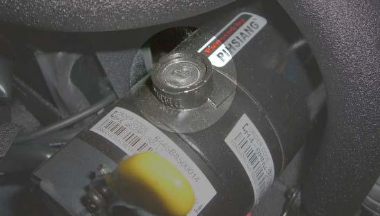 Check the connections to the right motor, look for a loose or damaged connector. Remove the 9-pin Beau plug and check the resistance across pin 1 and pin 2 as shown on (figure A3.4.1).