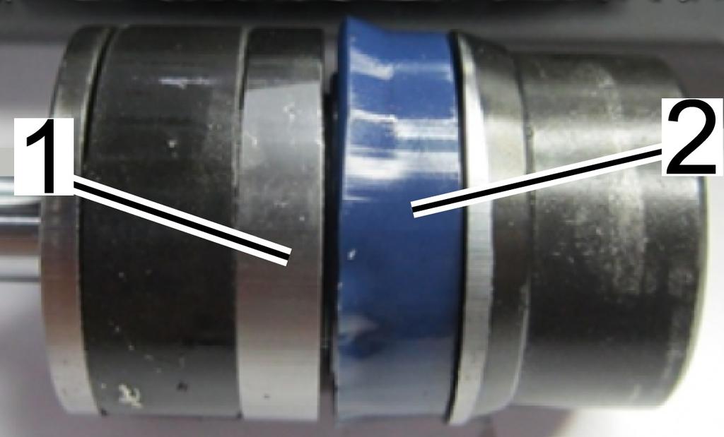 VMC - Hydraulic Counterbalance - Cylinder - Alignment If the hydraulic counterbalance cylinder is not correctly aligned, this causes seal distortion [1] and friction to the wear band [2].